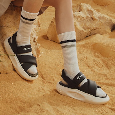 (W) Champion Sandalia Essentials 230 'Negro Leche Blanco' U3BFASW08U3 Details for (W) Champion Sandalia Essentials 230 'Negro Leche Blanco' U3BFASW08U3