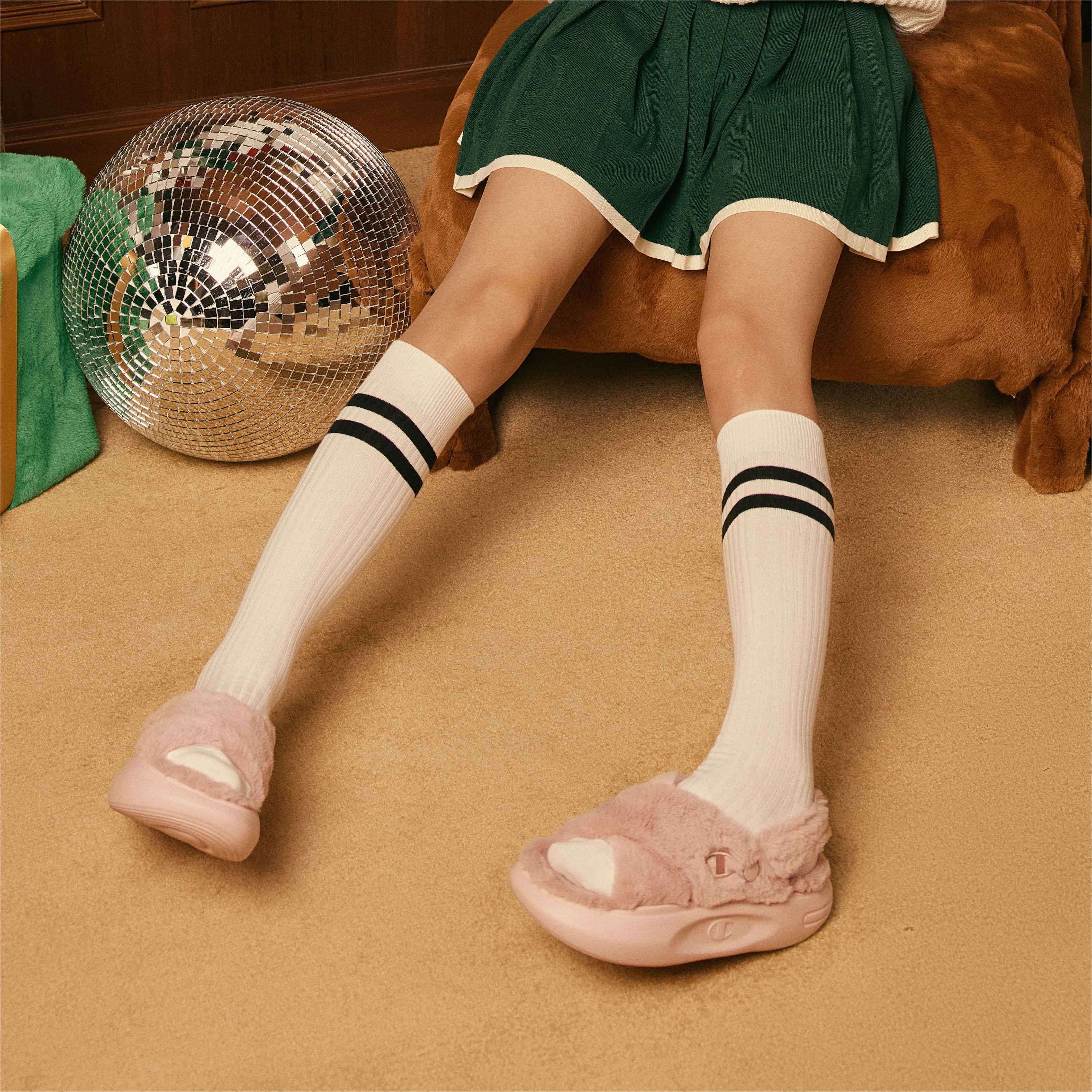 Details for Champion基本款 美麗絨毯系列 舒適保暖 一字拖鞋 女款 粉紅色