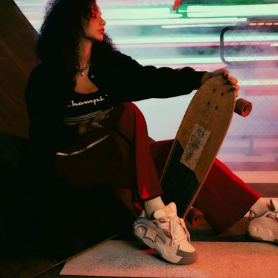 (Women) Champion Essentials TronSkate V1 Low 'White Grey' U3AFCTW07A4 1