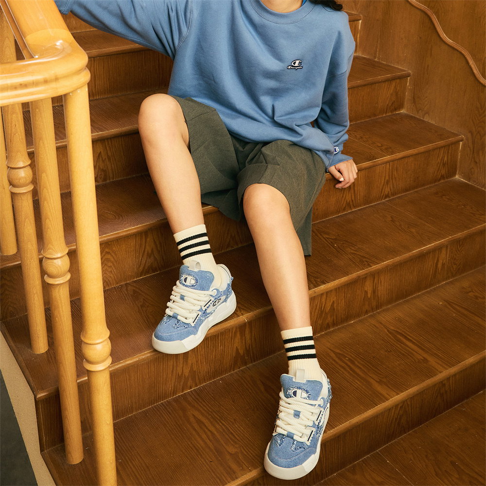 Sizing (W) Champion Essentials Valve V3 ''Blauw Colorblock Chunky Low-Top'' U3CFCTW07M1