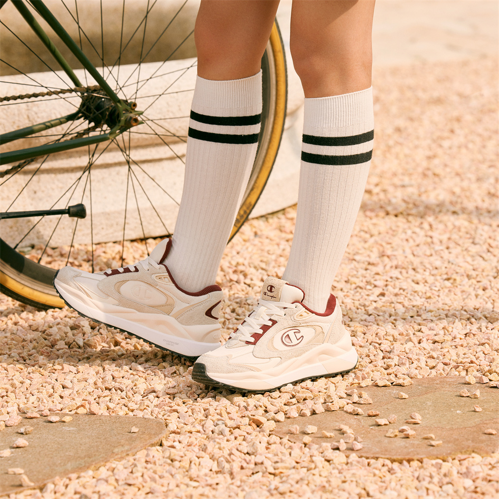 Details for (W) Champion Retro Sports Low ''Rosso Intenso'' U3DFCCW08L8
