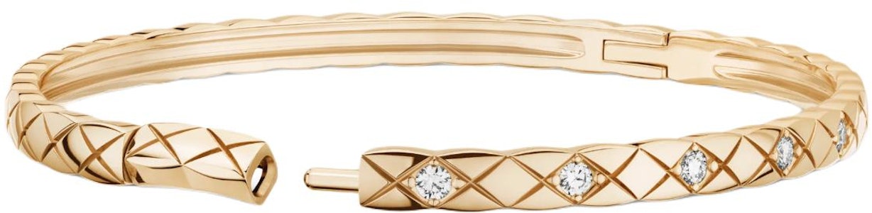 (W) Pulsera Chanel 18K Oro Diamantes Acolchada - SS24 Oro Claro. J12326 Lookbook (W) Pulsera Chanel 18K Oro Diamantes Acolchada - SS24 Oro Claro. J12326
