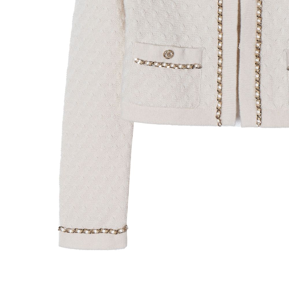 Purchase (W) 香奈兒2024春夏條紋邊飾針織上衣米白色 P75724-K10893-AW001