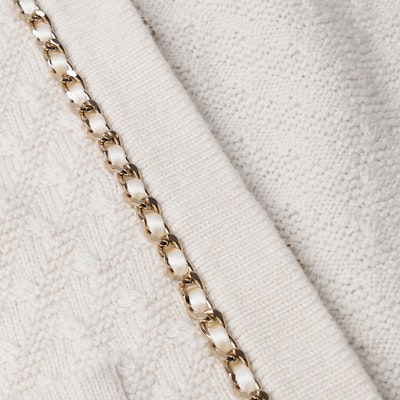 (Women) CHANEL 2024 Spring Summer Striped Trim Knit Top in Off-white. P75724-K10893-AW001 Details for (Women) CHANEL 2024 Spring Summer Striped Trim Knit Top in Off-white. P75724-K10893-AW001