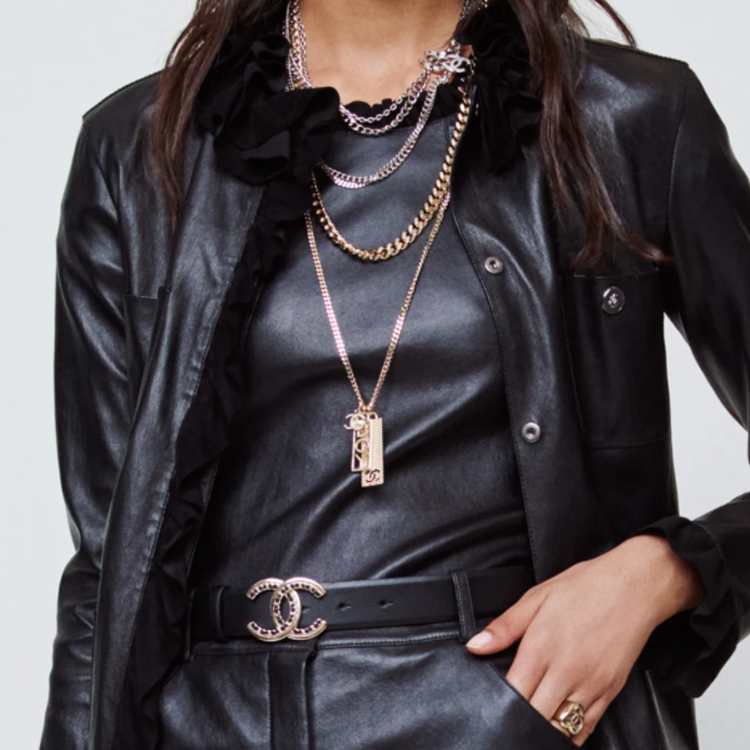 (Women) CHANEL 22C Gold Boy Long Pendant Double C Rhinestone Necklace (). 22PAB7909B07828NH337 圖 4