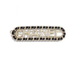 (Women) CHANEL 22C Lambskin Vintage Letter Chain Hair Clip Accessory AB3095-B02096-N5742 (Women) CHANEL 22C Lambskin Vintage Letter Chain Hair Clip Accessory AB3095-B02096-N5742