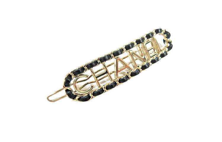 Lookbook (W) 샤넬 22C 램스킨 빈티지 레터 체인 헤어 클립 액세서리 AB3095-B02096-N5742