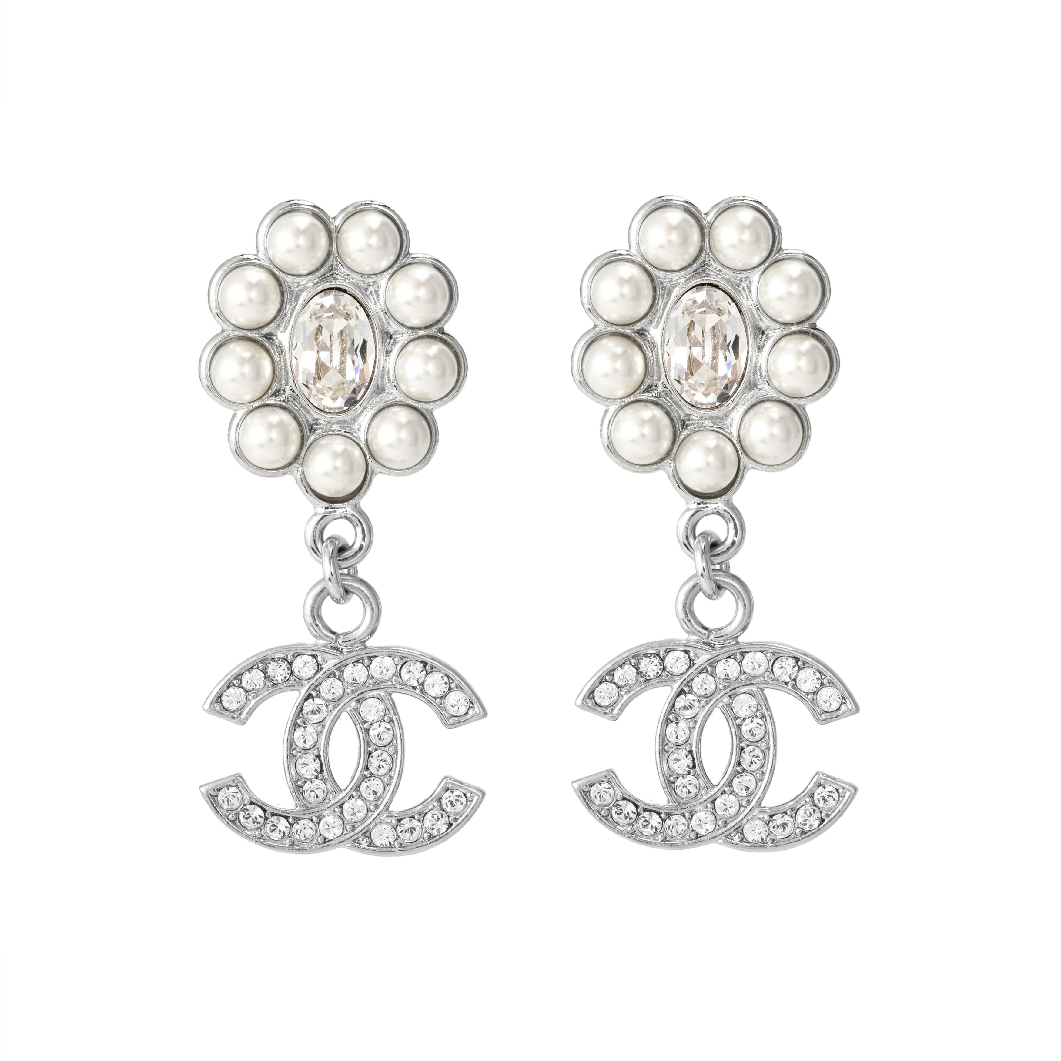 women-chanel-23-a-flower-double-c-logo-metal-earrings-silver-new-arrival-abb-141-b13050-no-877