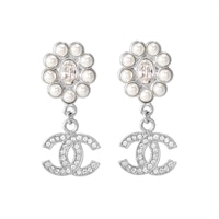 (Women) CHANEL 23A Flower Double C Logo Metal Earrings Silver - New Arrival ABB141-B13050-NO877 (Women) CHANEL 23A Flower Double C Logo Metal Earrings Silver - New Arrival ABB141-B13050-NO877