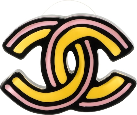 (W) シャネル 23A ピンク レジン クラシック ダブルC 手描き風 カートゥーン レディースピアス ABB379-B13569-NQ133 Lookbook (W) シャネル 23A ピンク レジン クラシック ダブルC 手描き風 カートゥーン レディースピアス ABB379-B13569-NQ133