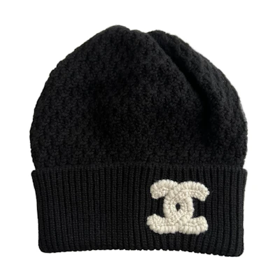 (Women) CHANEL 23B Logo Knit 100% Cashmere Beanie for Women - Black AA9338-B13721-94305