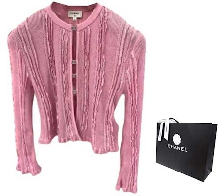 (Women) CHANEL 23C Spring/Summer Pink Knitted Long Sleeve Crewneck Top. P74585-K10737-NN084 Lookbook (Women) CHANEL 23C Spring/Summer Pink Knitted Long Sleeve Crewneck Top. P74585-K10737-NN084