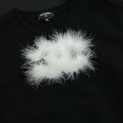 (Women) CHANEL 23K Logo Two-Tone Round Neck Long Sleeve Sweater Women Black. P76044-K10969-NS597 Sizing (Women) CHANEL 23K Logo Two-Tone Round Neck Long Sleeve Sweater Women Black. P76044-K10969-NS597