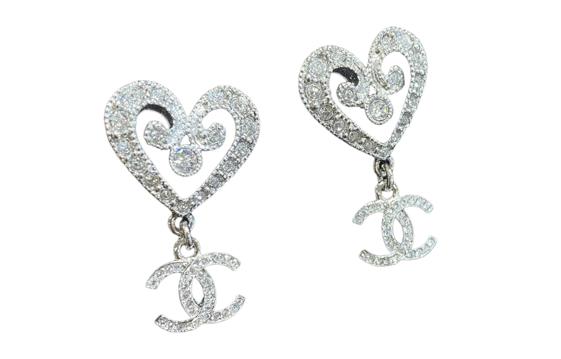 (Women) CHANEL 23K Silver Heart Hollow Pendant Double C Earrings for Women. ABC161-B14705-NS703 圖 3