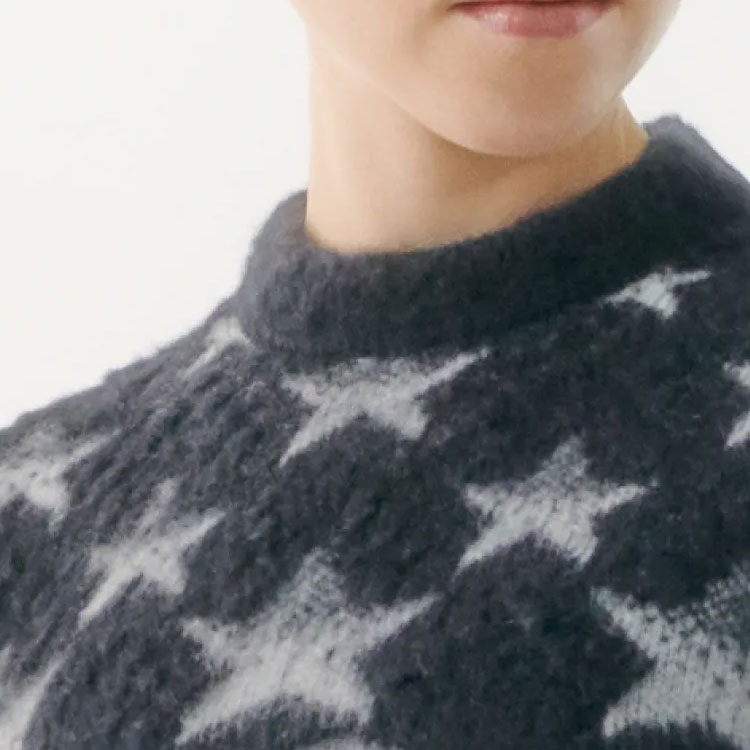 (Women) CHANEL 23N Star Pattern Round Neck Short Knit Sweater for Women. P74520-K10862-NR474 圖 4