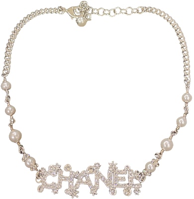 (W) Kalung Wanita CHANEL 23P Letter Pearl Snowflake Metal. ABA533-B10535-NN148 Lookbook (W) Kalung Wanita CHANEL 23P Letter Pearl Snowflake Metal. ABA533-B10535-NN148