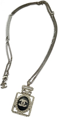 (Women) CHANEL 23S Aquamarine Pendant Necklace with Crystals for Women. AB9246-B09021-NK118 Order (Women) CHANEL 23S Aquamarine Pendant Necklace with Crystals for Women. AB9246-B09021-NK118