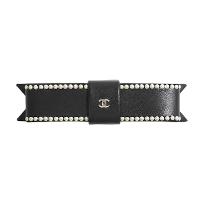 (Women) CHANEL 23S Black Bow Hair Clip with Glass Pearl & Lambskin - Spring/Summer Collection. AA9134-B10972-94305