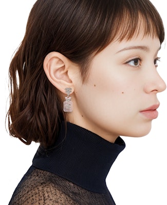 (W) シャネル 23S ピンク ダブルC 香水ボトル スター付き ピアス レディース用。 ABA840-B10935-NN981 Purchase (W) シャネル 23S ピンク ダブルC 香水ボトル スター付き ピアス レディース用。 ABA840-B10935-NN981