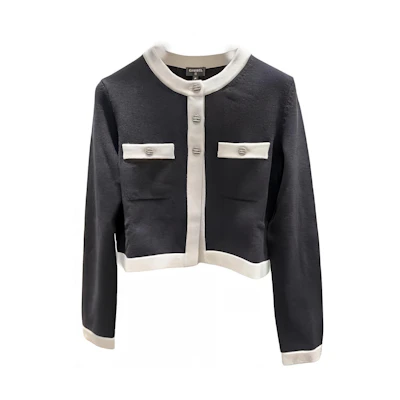 (Women) CHANEL 24C Black Colorblock Knit Cardigan with Round Neck. P76462-K10983-NT057