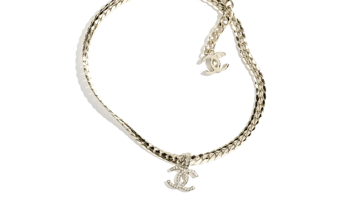 Order (W) Kalung Liontin CHANEL 24P Emas Double C Kristal Wanita. ABD109-B16035-NW025