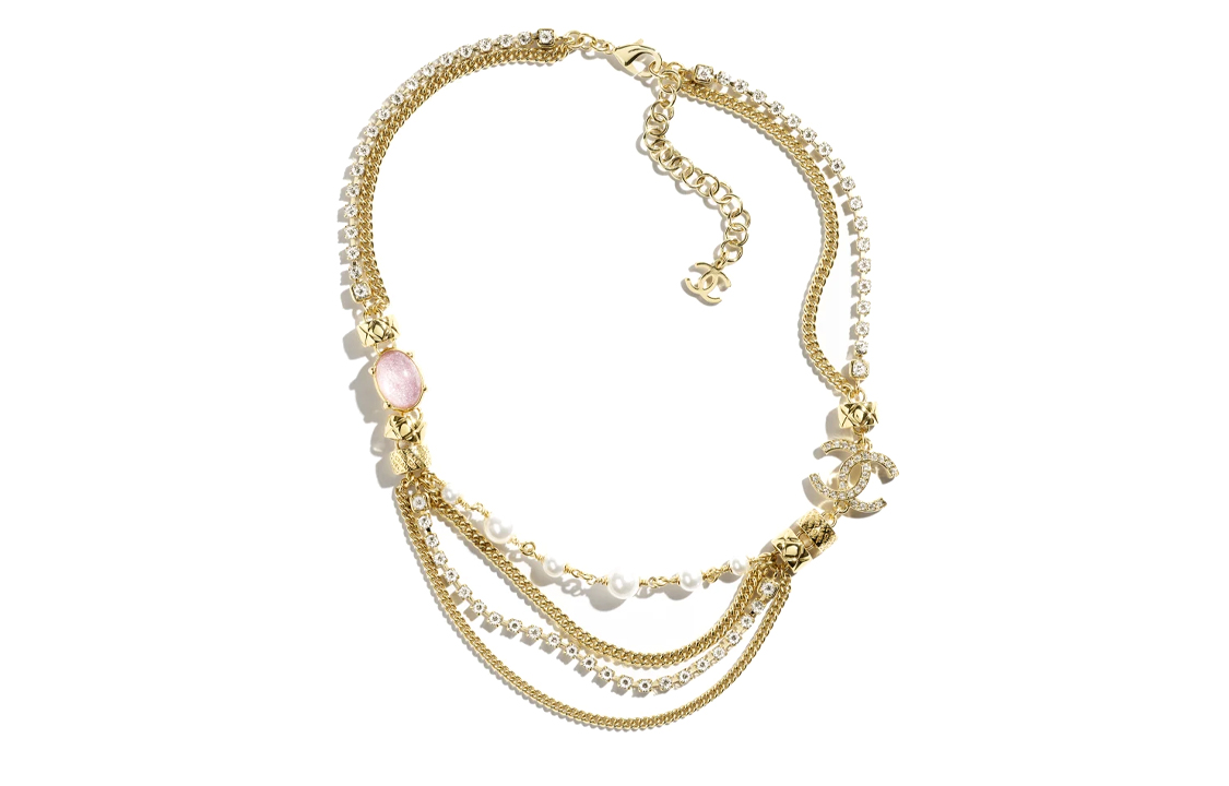 Lookbook (W) Kalung Emas Multi-Rantai CHANEL 24P dengan Mutiara Imitasi, Kristal & Rhinestones. ABD009-B16126-NW435