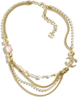 (W) Kalung Emas Multi-Rantai CHANEL 24P dengan Mutiara Imitasi, Kristal & Rhinestones. ABD009-B16126-NW435 Lookbook (W) Kalung Emas Multi-Rantai CHANEL 24P dengan Mutiara Imitasi, Kristal & Rhinestones. ABD009-B16126-NW435