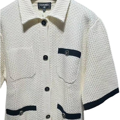 (W) CHANEL 24P Primavera Verano Cárdigan de Punto Beige con Ribete en Contraste. P76905-K11071-NV259 Shop (W) CHANEL 24P Primavera Verano Cárdigan de Punto Beige con Ribete en Contraste. P76905-K11071-NV259