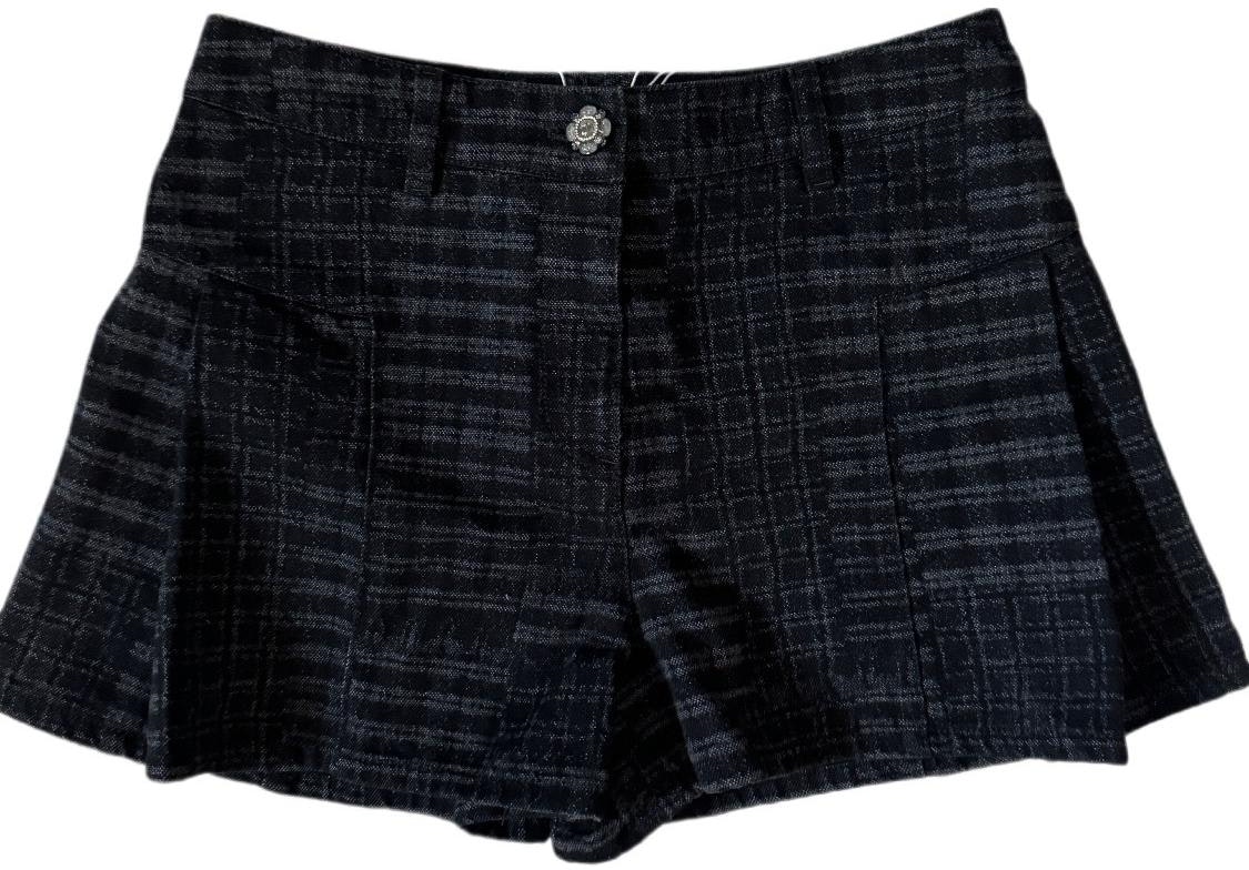 women-chanel-24-ss-black-plaid-button-pleated-denim-shorts-casual-style-p77604-v69616-nz-728