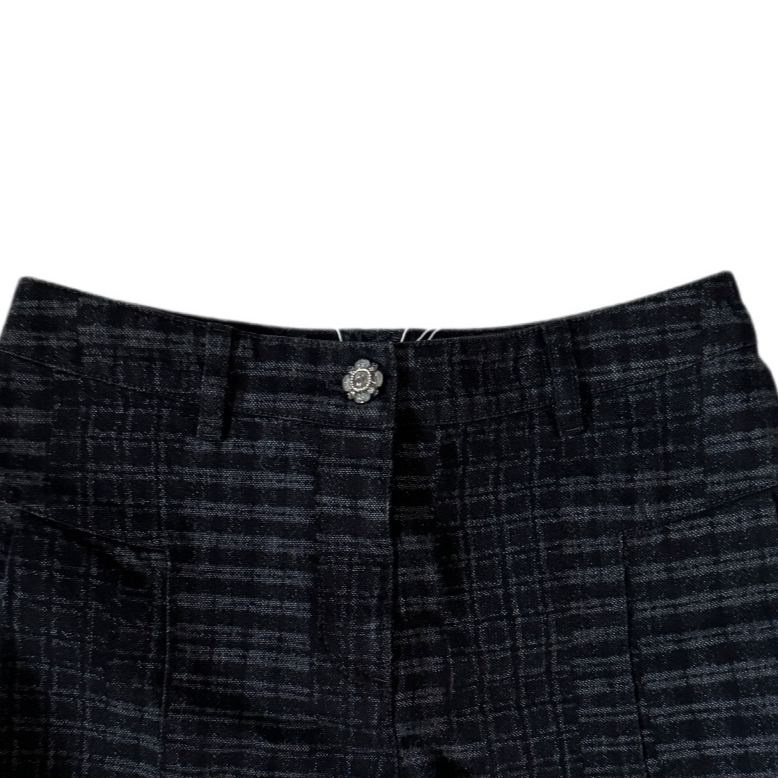 Lookbook (W) シャネル 24SS ブラック チェック ボタン プリーツ デニム ショーツ カジュアルスタイル。 P77604-V69616-NZ728