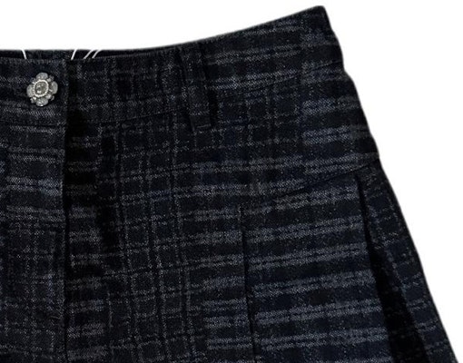 (Women) CHANEL 24SS Black Plaid Button Pleated Denim Shorts Casual Style. P77604-V69616-NZ728 Details for (Women) CHANEL 24SS Black Plaid Button Pleated Denim Shorts Casual Style. P77604-V69616-NZ728