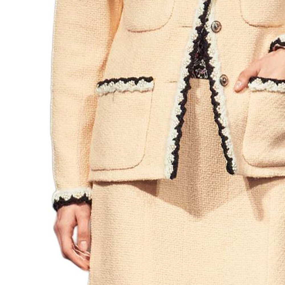 Details for (W) CHANEL 24SS Jaket Kancing Leher Bulat Kontras Warna Putih Tua P77700-V69436-NY803