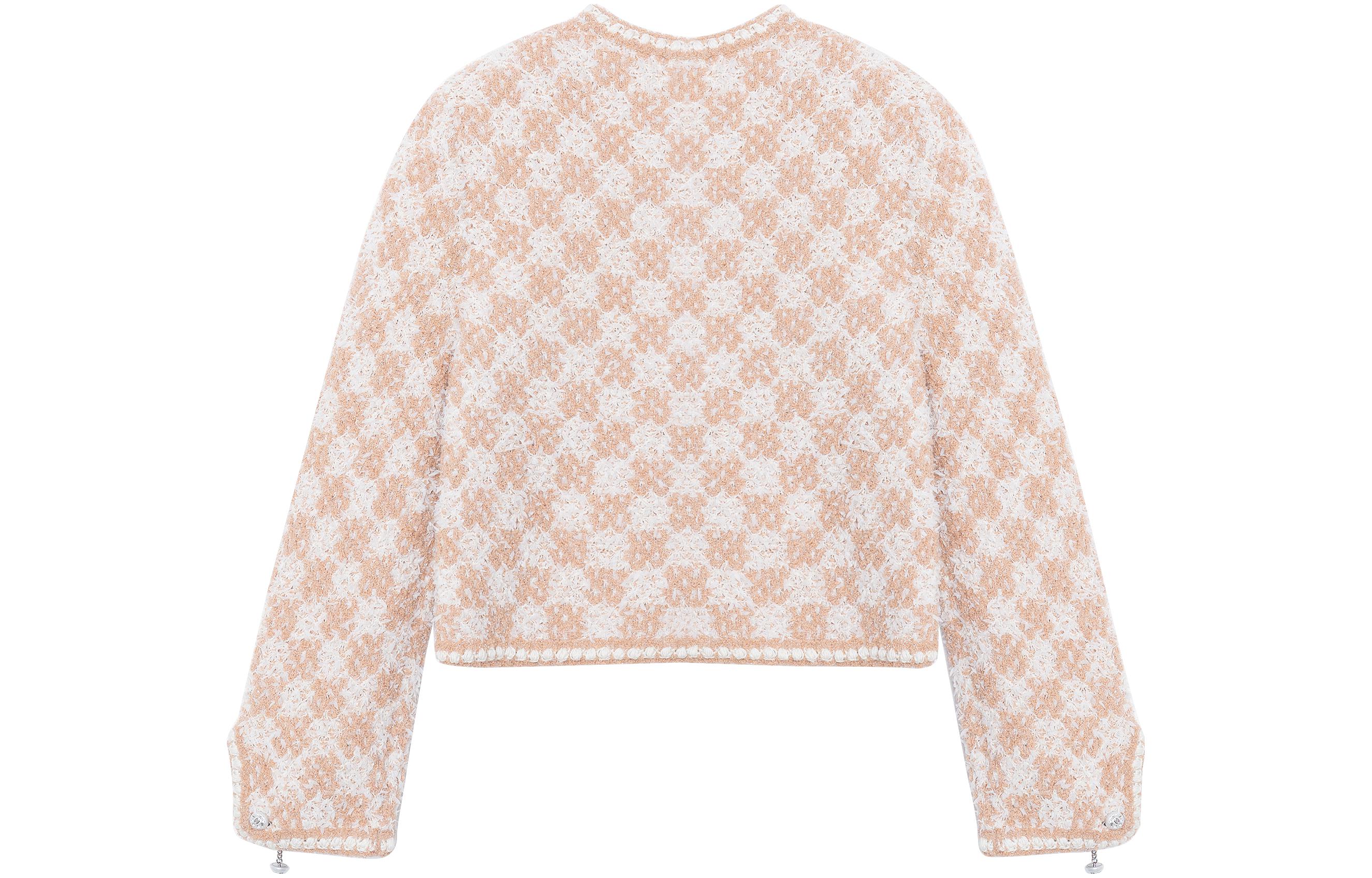 Lookbook (W) CHANEL Jaket Kasual Beige Pola Berlian Rajut dengan Kancing. P75029-K10754-NN594