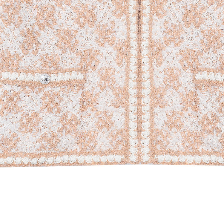 Sizing (W) CHANEL Jaket Kasual Beige Pola Berlian Rajut dengan Kancing. P75029-K10754-NN594