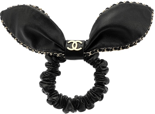 (W) 샤넬 블랙 램스킨 메탈 토끼 귀 장식 헤어 타이. AA8258-B0828294305 Order (W) 샤넬 블랙 램스킨 메탈 토끼 귀 장식 헤어 타이. AA8258-B0828294305