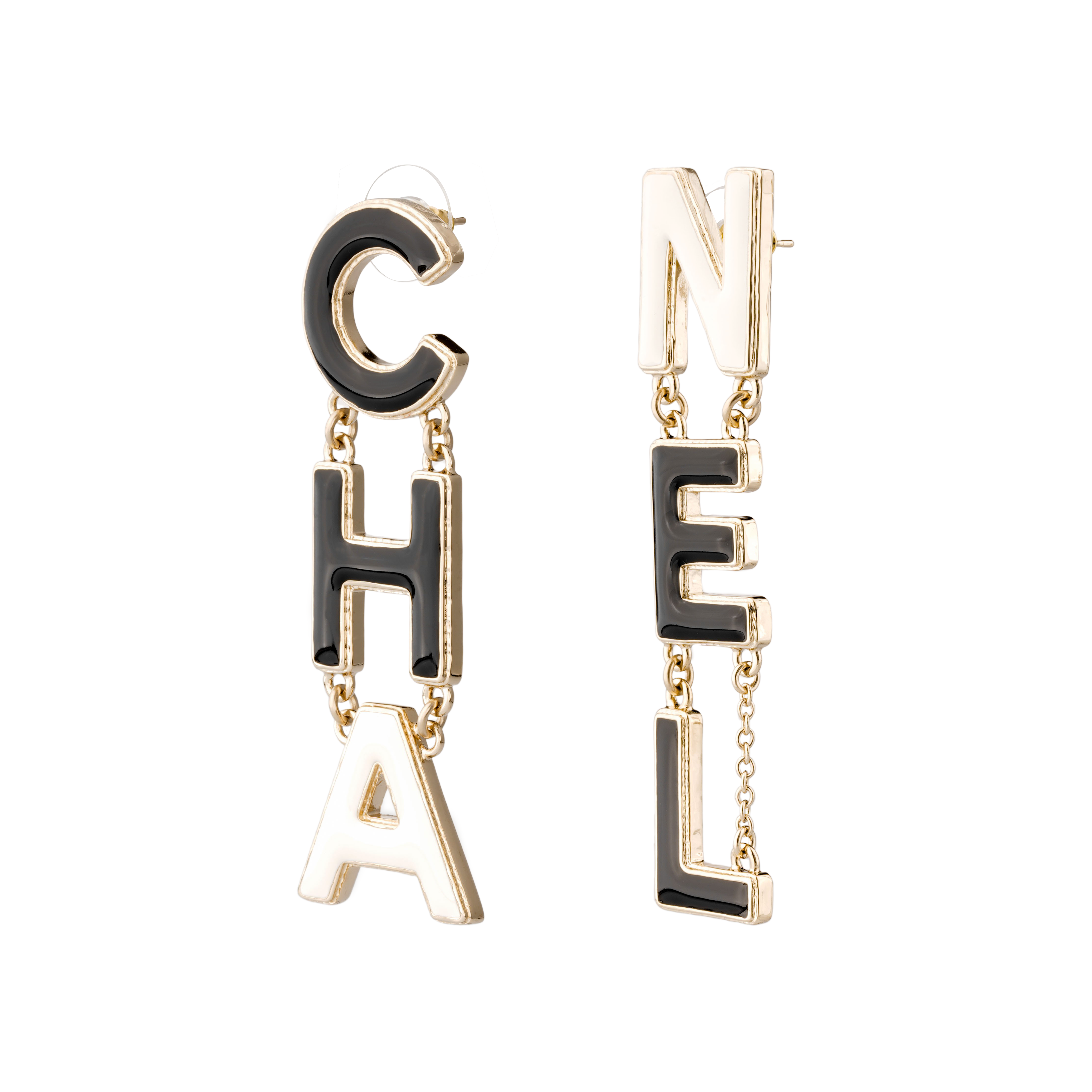Shop (W) 香奈儿 黑色金属字母耳环 AB8723-B08502-NI910