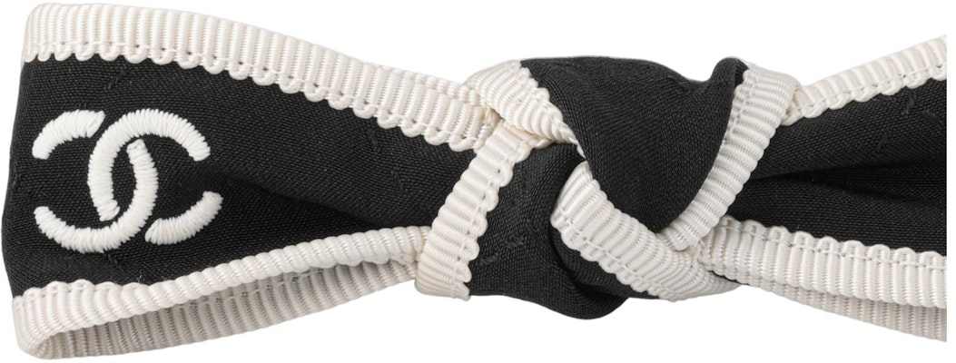 (W) 샤넬 블랙 실크 헤어 클립 시그니처 로고 디자인. AA9921 B16068 NW147 Shop (W) 샤넬 블랙 실크 헤어 클립 시그니처 로고 디자인. AA9921 B16068 NW147