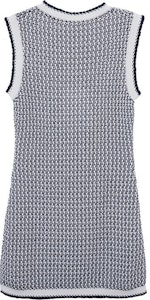 (W) 香奈儿黑色无袖拼色设计休闲连衣裙。 P72236-K10377-NH383 Lookbook (W) 香奈儿黑色无袖拼色设计休闲连衣裙。 P72236-K10377-NH383