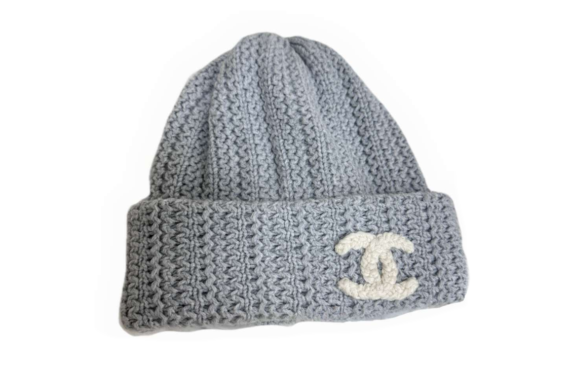 (Women) CHANEL  Blue Cashmere Knit Logo Beanie - Warm Winter Hat. AA9341B13722NS255