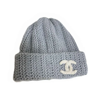(Women) CHANEL Blue Cashmere Knit Logo Beanie - Warm Winter Hat. AA9341B13722NS255