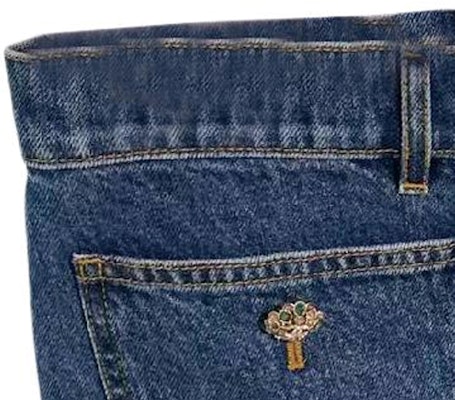 (Women) CHANEL Blue Denim Shorts with Solid Color and Pocket Button Design P73730-V65335-NK690 Lookbook (Women) CHANEL Blue Denim Shorts with Solid Color and Pocket Button Design P73730-V65335-NK690