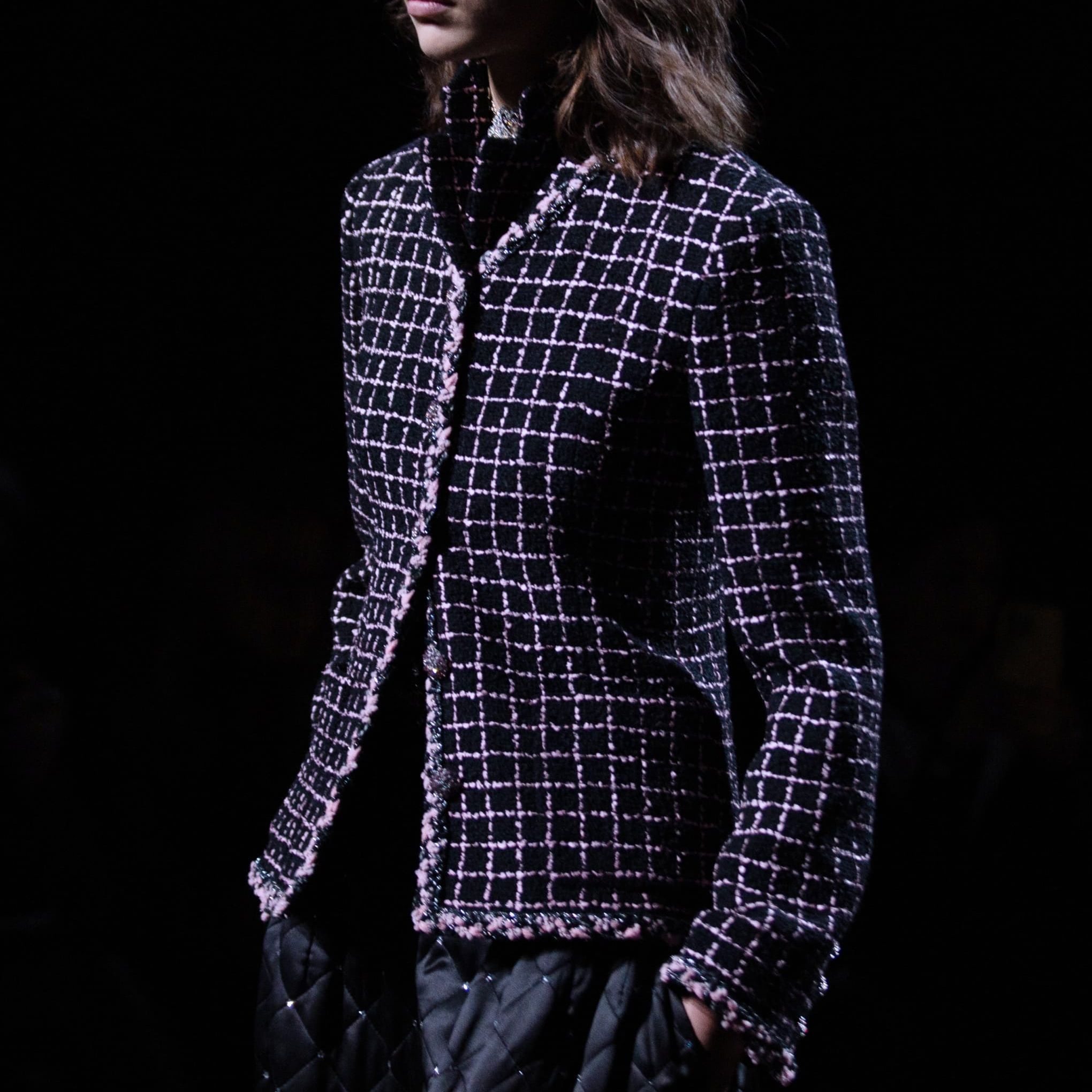 (Women) CHANEL  Color-Block Plaid Long Sleeve Single-Breasted Jacket P75802-V67834-VR494 圖 4