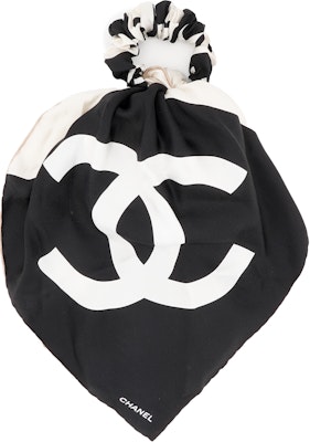 (W) 샤넬 패션 컴포트 헤어 타이 헤어밴드 블랙/화이트 AA8226B08171N1231 Lookbook (W) 샤넬 패션 컴포트 헤어 타이 헤어밴드 블랙/화이트 AA8226B08171N1231
