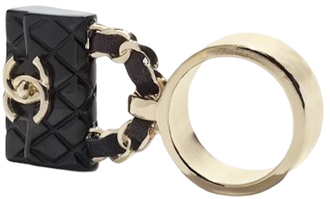 (W) 샤넬 패션 메탈 링 - 트렌디하고 우아한 액세서리. ABA014B09999NL990 Lookbook (W) 샤넬 패션 메탈 링 - 트렌디하고 우아한 액세서리. ABA014B09999NL990