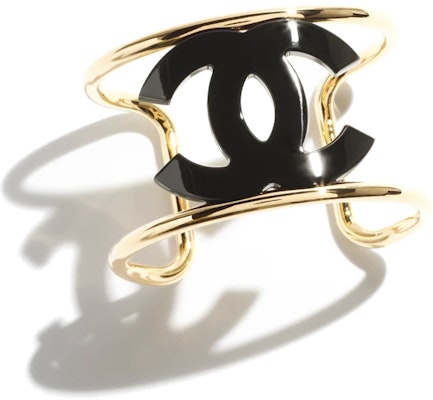 (W) Gelang CHANEL Emas/Hitam Resin Metal dengan Logo Double C. ABD158-B16632-NX965 Order (W) Gelang CHANEL Emas/Hitam Resin Metal dengan Logo Double C. ABD158-B16632-NX965