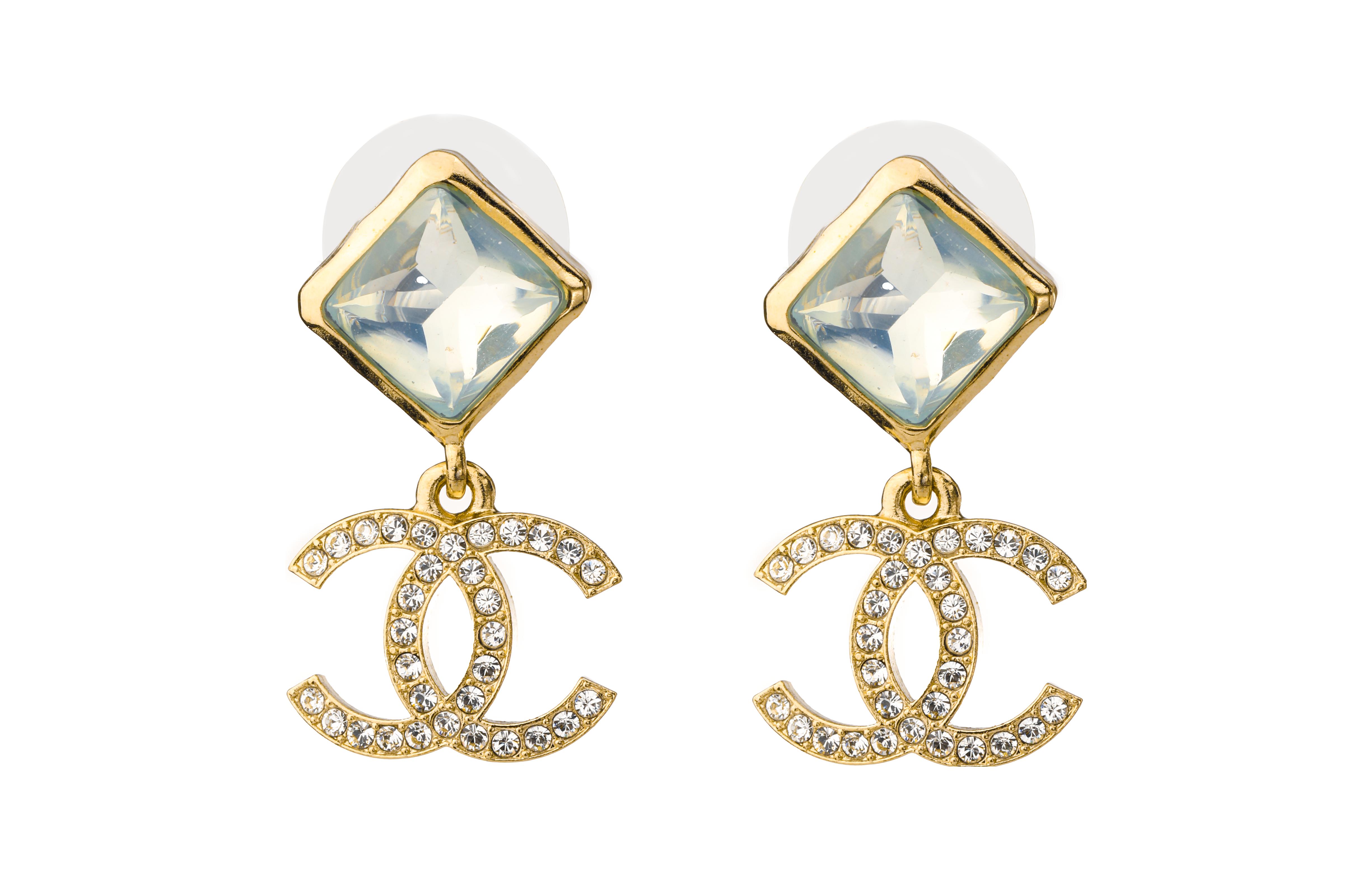 (Women) CHANEL  Gold Double C Pendant Fashion Earrings. AB9199-B09096-NK238