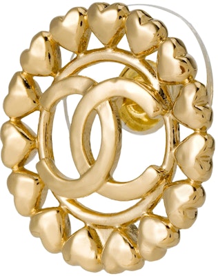 (W) シャネル ゴールド ハート型 ロゴ ピアス ABA273-B10485-NN008 Lookbook (W) シャネル ゴールド ハート型 ロゴ ピアス ABA273-B10485-NN008