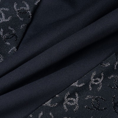 (Women) CHANEL Graphic Print Slim Fit Raglan Sleeve Crewneck T-Shirt. P76414-V47504-NT733 4