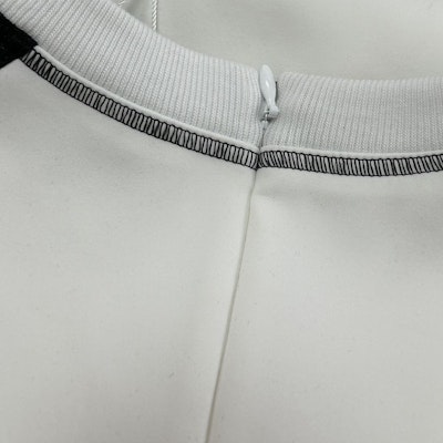 (Women) CHANEL Graphic Print Slim Fit Raglan Sleeve Crewneck T-Shirt. P76414-V47504-NT733 13