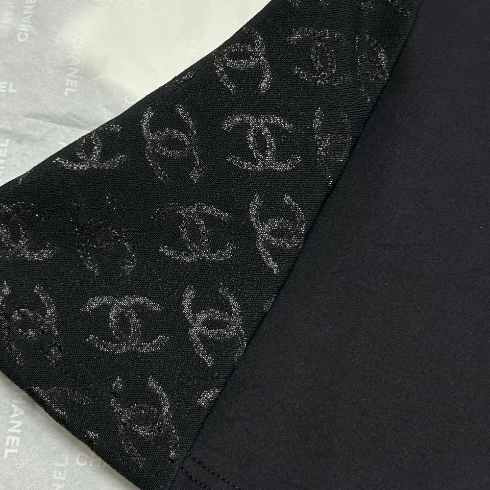 Sizing (W) シャネル グラフィックプリント スリムフィット ラグランスリーブ クルーネックTシャツ P76414-V47504-NT733